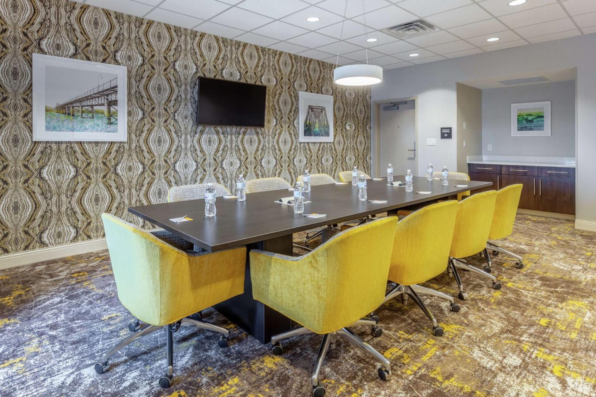 Hampton Inn & Suites Бърлингтън Екстериор снимка
