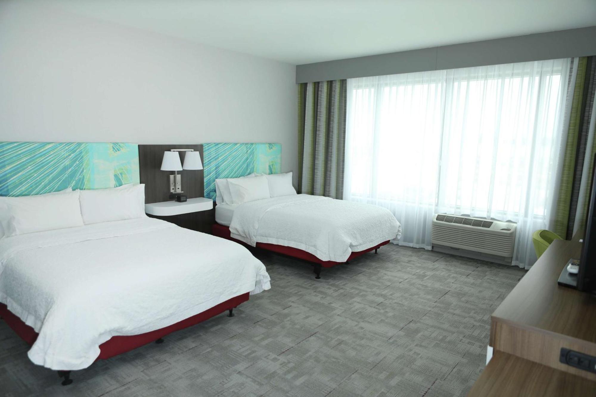Hampton Inn & Suites Бърлингтън Екстериор снимка