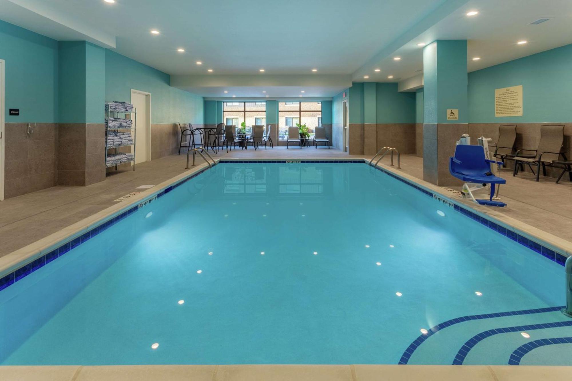 Hampton Inn & Suites Бърлингтън Екстериор снимка