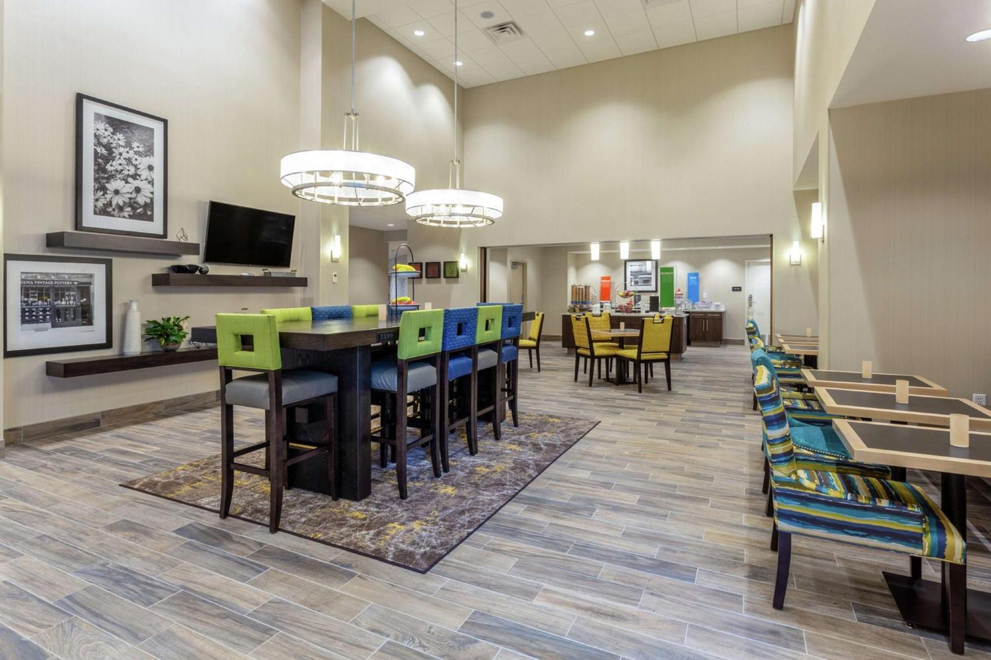 Hampton Inn & Suites Бърлингтън Екстериор снимка